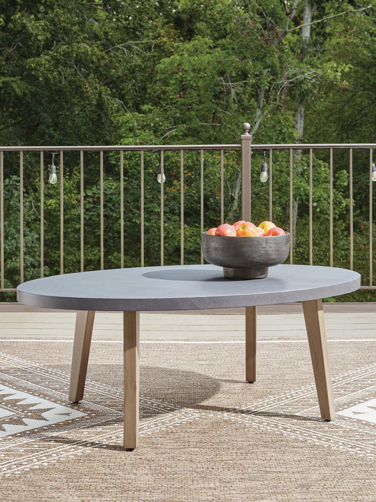 Harmony Headlands Oval Cocktail Table